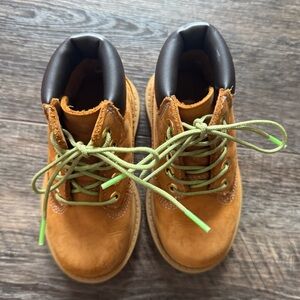 Toddler Timberland Waterproof classic boot with green laces size 6